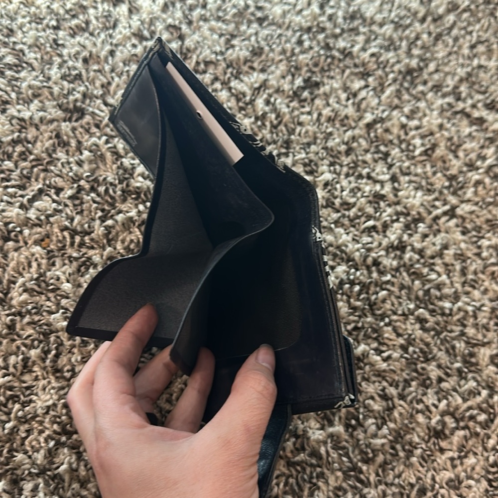 LongChamp Wallet
🤩😻❤️‍🔥DEALS W VICKY🔥 - Picture 7 of 9